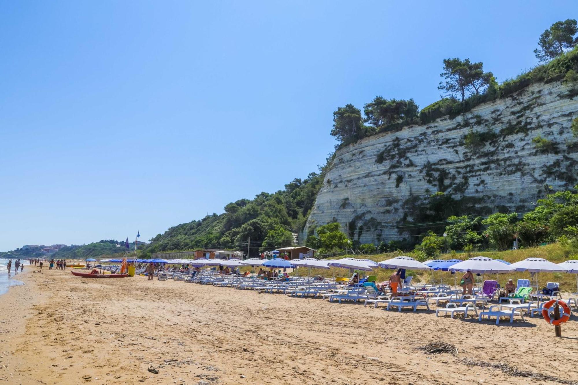 Apulia Hotel Rodi Garganico Eksteriør bilde